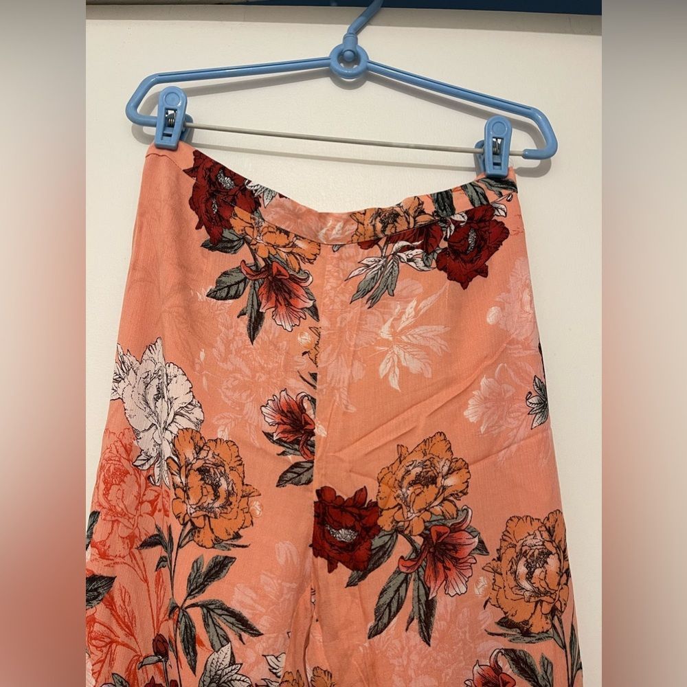 NWT BB Dakota Isabelle Revolve Sugar Coral Floral Cropped Ruffle Flared Pants - Picture 6 of 16